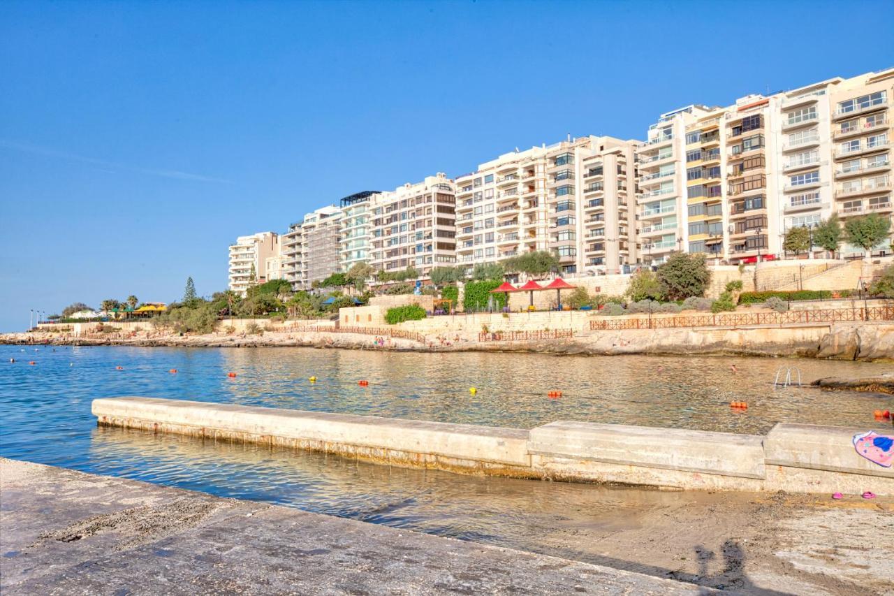 Vic- Seafront Apartment Слима Екстериор снимка