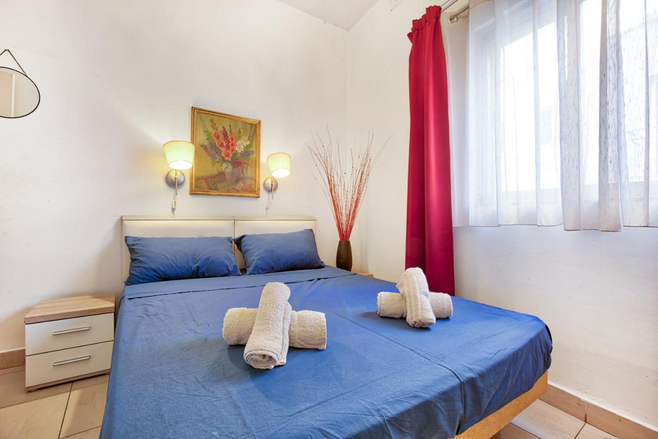 Vic- Seafront Apartment Слима Екстериор снимка
