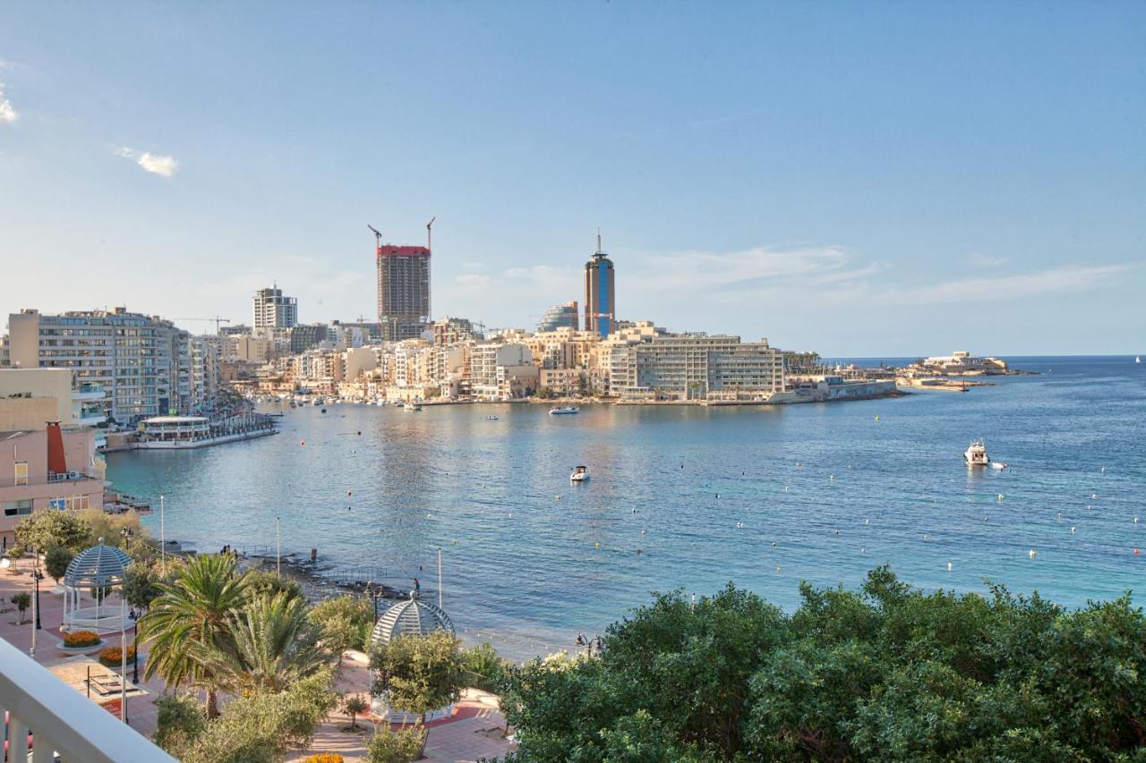 Vic- Seafront Apartment Слима Екстериор снимка