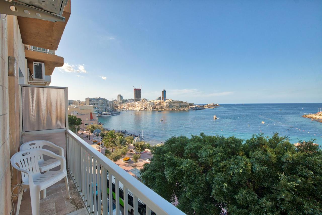 Vic- Seafront Apartment Слима Екстериор снимка